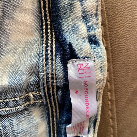 Shorts - Picture 4 of 12